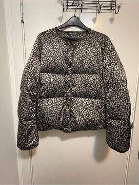 Max Mara Weekend Women's Quilted Puffer Jacket in Black and Gray- size medium